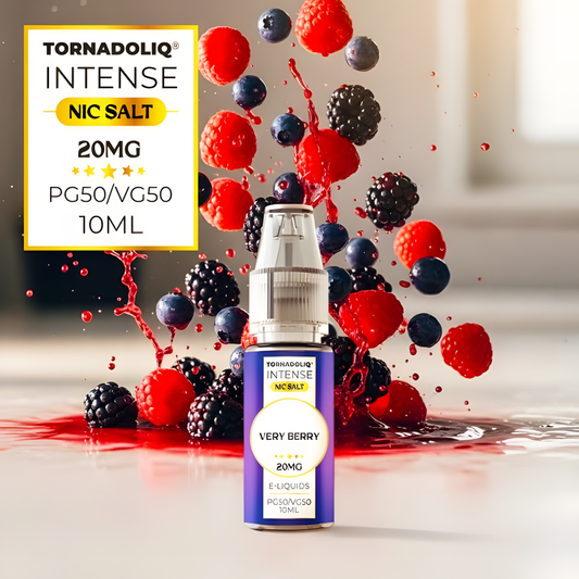 E-liquide Very Berry entouré de framboises, mûres, myrtilles et fraises fraîches